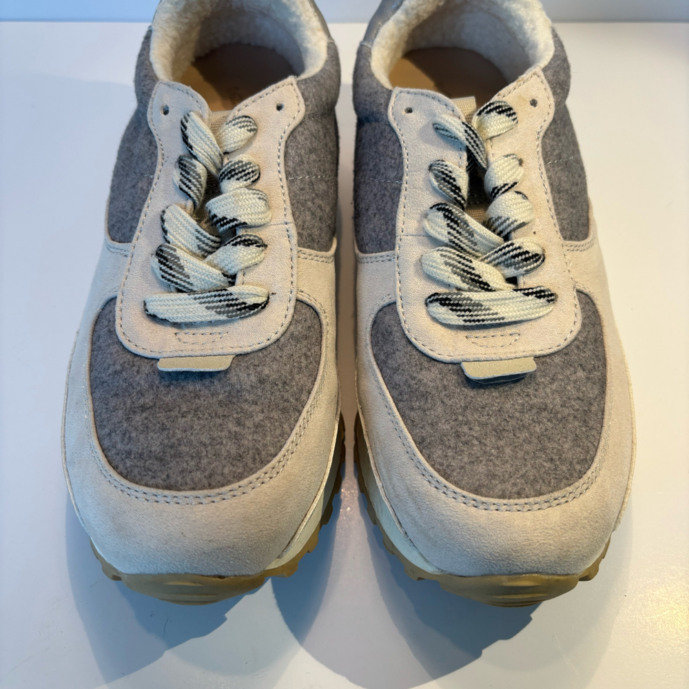 Universal Thread Casual Gray and Beige Sneakers